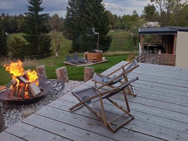 luzarji-terasa-kamin