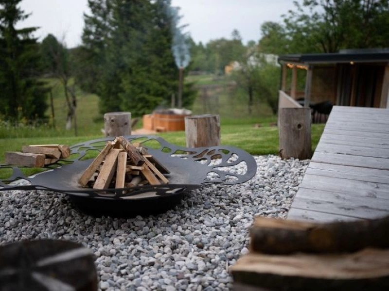 resort-luzarji-zunanji-kamin